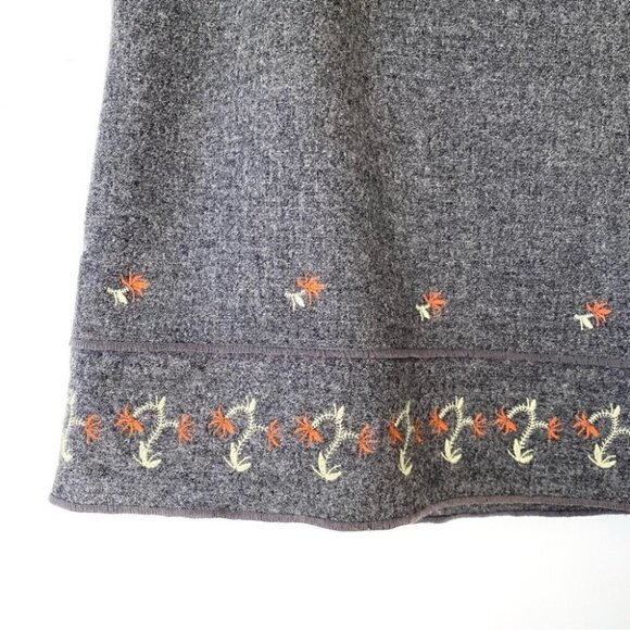 American Eagle Outfitters  mini skirt with embroidery at the hem, 💯 wool - Picture 3 of 9
